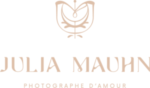 logo photographe julia mauhn famille maternité mariage en Auvergne